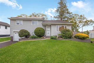 55 Amherst Drive, Massapequa, NY 11758