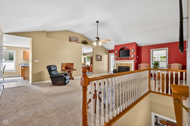 2516 Wyndham Place N, Columbus, IN 47203