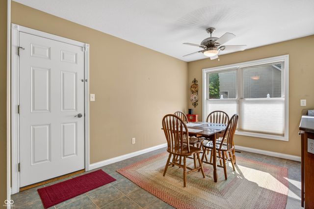 2516 Wyndham Place N, Columbus, IN 47203