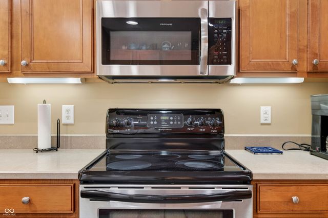 2516 Wyndham Place N, Columbus, IN 47203