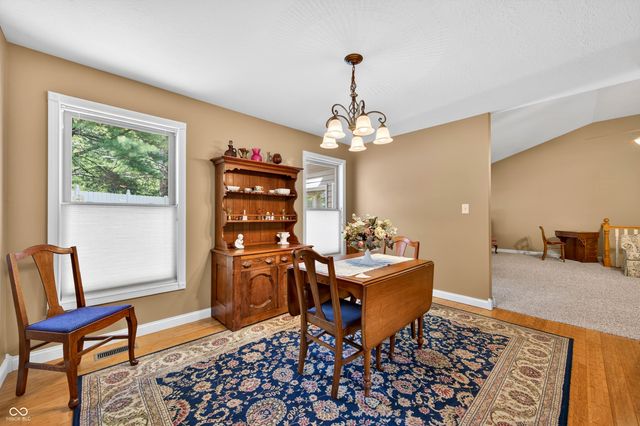 2516 Wyndham Place N, Columbus, IN 47203