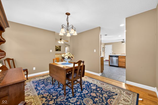 2516 Wyndham Place N, Columbus, IN 47203