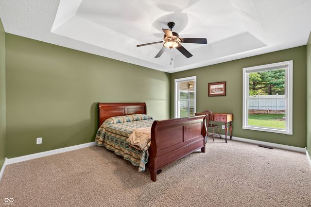 2516 Wyndham Place N, Columbus, IN 47203