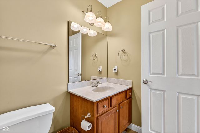2516 Wyndham Place N, Columbus, IN 47203