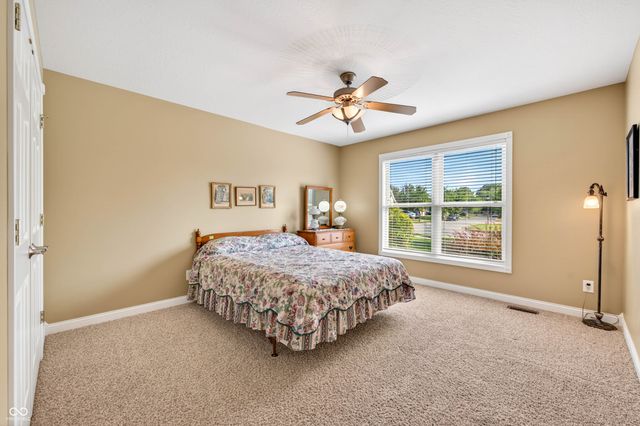2516 Wyndham Place N, Columbus, IN 47203
