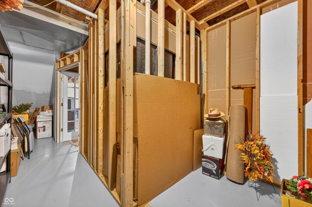 2516 Wyndham Place N, Columbus, IN 47203