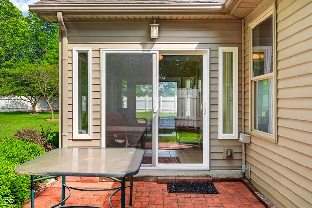 2516 Wyndham Place N, Columbus, IN 47203
