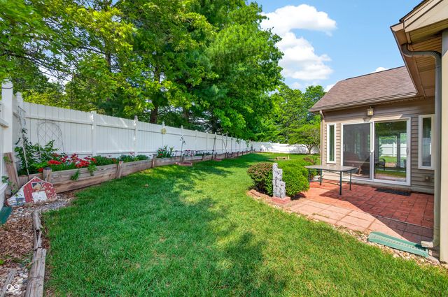 2516 Wyndham Place N, Columbus, IN 47203