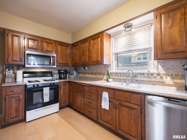 2815 W ROHMANN Avenue, West Peoria, IL 61604