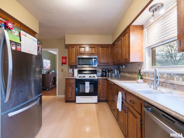 2815 W ROHMANN Avenue, West Peoria, IL 61604