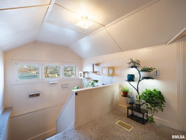 2815 W ROHMANN Avenue, West Peoria, IL 61604