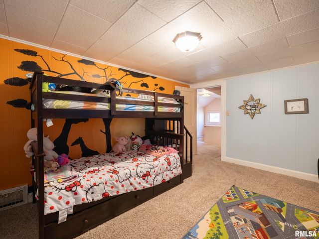 2815 W ROHMANN Avenue, West Peoria, IL 61604