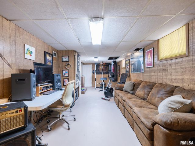 2815 W ROHMANN Avenue, West Peoria, IL 61604