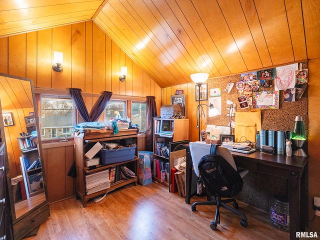 2815 W ROHMANN Avenue, West Peoria, IL 61604