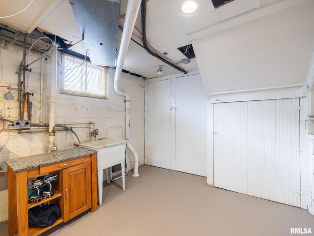 2815 W ROHMANN Avenue, West Peoria, IL 61604