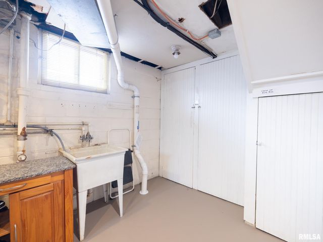 2815 W ROHMANN Avenue, West Peoria, IL 61604