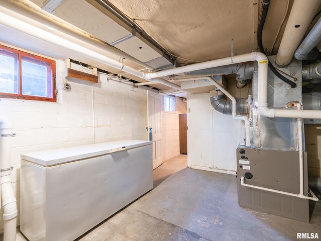 2815 W ROHMANN Avenue, West Peoria, IL 61604