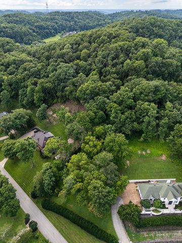 5225 Heathrow Hills Dr, Brentwood, TN 37027
