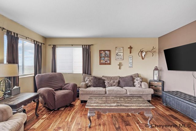 1805 MEADOW DR, Cheyenne, WY 82001
