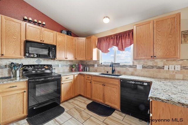 1805 MEADOW DR, Cheyenne, WY 82001