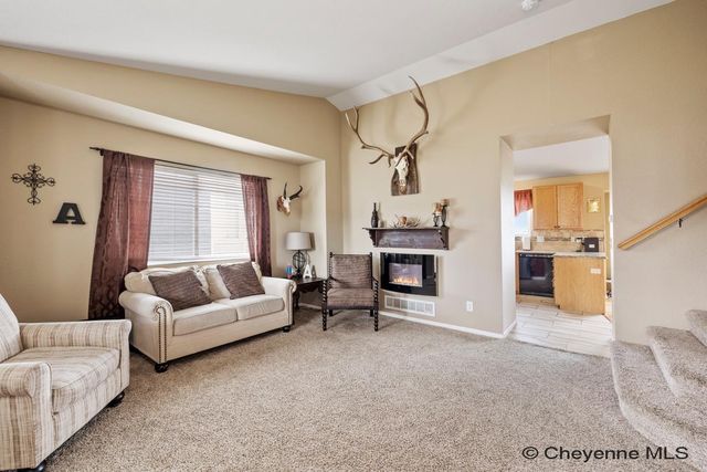 1805 MEADOW DR, Cheyenne, WY 82001