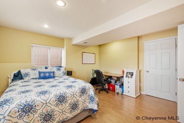 1805 MEADOW DR, Cheyenne, WY 82001