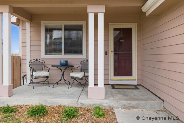 1805 MEADOW DR, Cheyenne, WY 82001