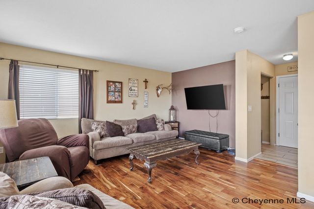 1805 MEADOW DR, Cheyenne, WY 82001