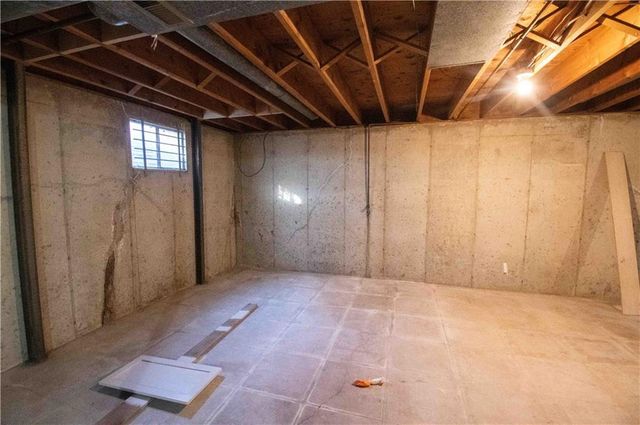 3415 Trail Road, Lawrence, KS 66049