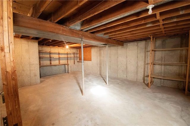 3415 Trail Road, Lawrence, KS 66049