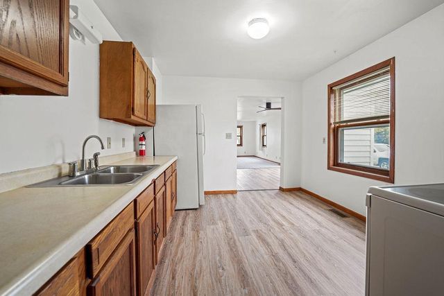318 STERLING AVENUE, Oshkosh, WI 54901