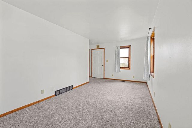 318 STERLING AVENUE, Oshkosh, WI 54901