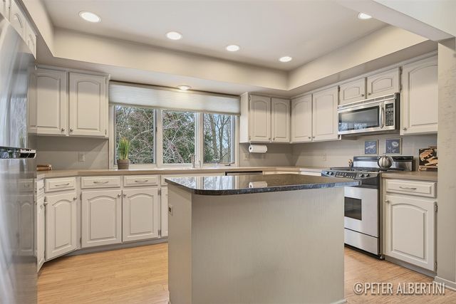 5171 N Quail Crest Drive, Grand Rapids, MI 49546