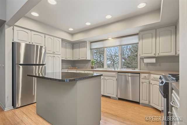 5171 N Quail Crest Drive, Grand Rapids, MI 49546