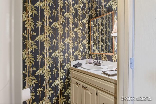 5171 N Quail Crest Drive, Grand Rapids, MI 49546