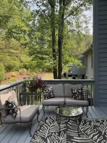 5171 N Quail Crest Drive, Grand Rapids, MI 49546