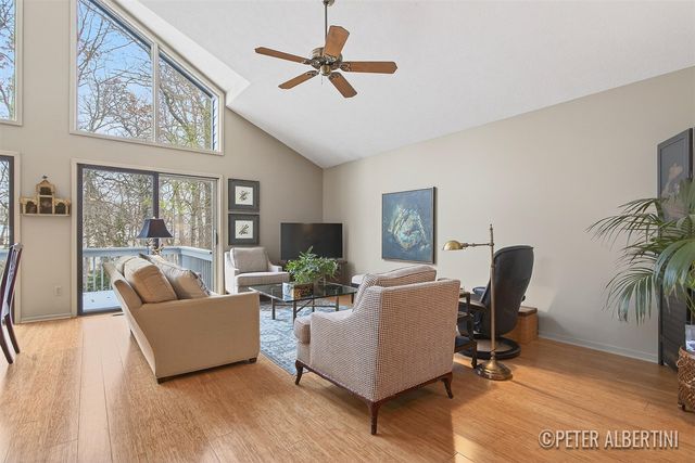 5171 N Quail Crest Drive, Grand Rapids, MI 49546