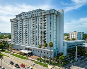 13499 Biscayne Boulevard PH1712, North Miami, FL 33181