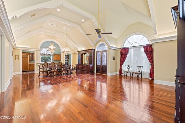 12 Steamboat Bend Boulevard, New Iberia, LA 70563