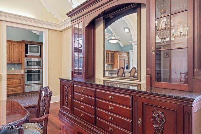 12 Steamboat Bend Boulevard, New Iberia, LA 70563