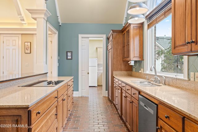 12 Steamboat Bend Boulevard, New Iberia, LA 70563