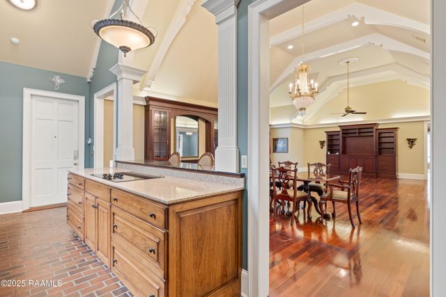 12 Steamboat Bend Boulevard, New Iberia, LA 70563