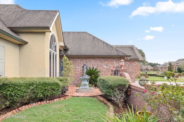 12 Steamboat Bend Boulevard, New Iberia, LA 70563