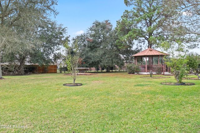 12 Steamboat Bend Boulevard, New Iberia, LA 70563