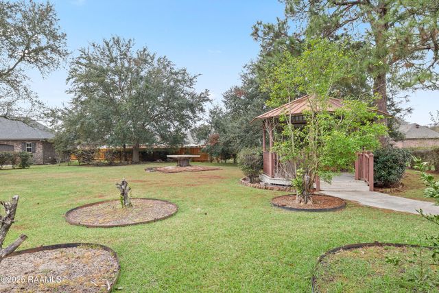 12 Steamboat Bend Boulevard, New Iberia, LA 70563