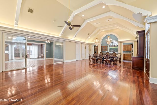 12 Steamboat Bend Boulevard, New Iberia, LA 70563