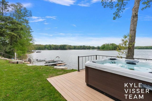5109 E Manitou Way, Newaygo, MI 49337