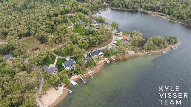 5109 E Manitou Way, Newaygo, MI 49337