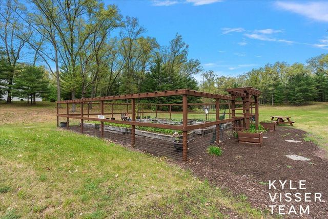 5109 E Manitou Way, Newaygo, MI 49337