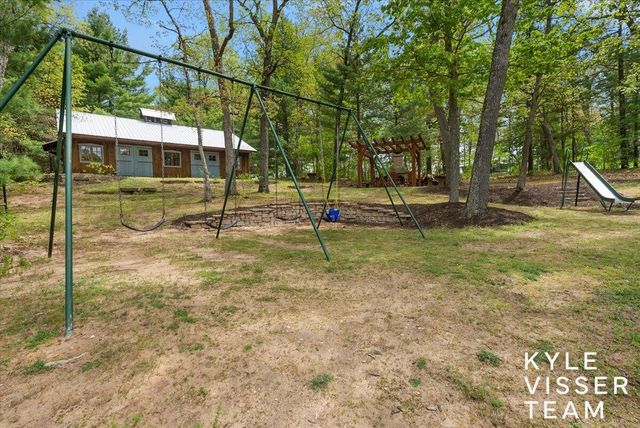 5109 E Manitou Way, Newaygo, MI 49337